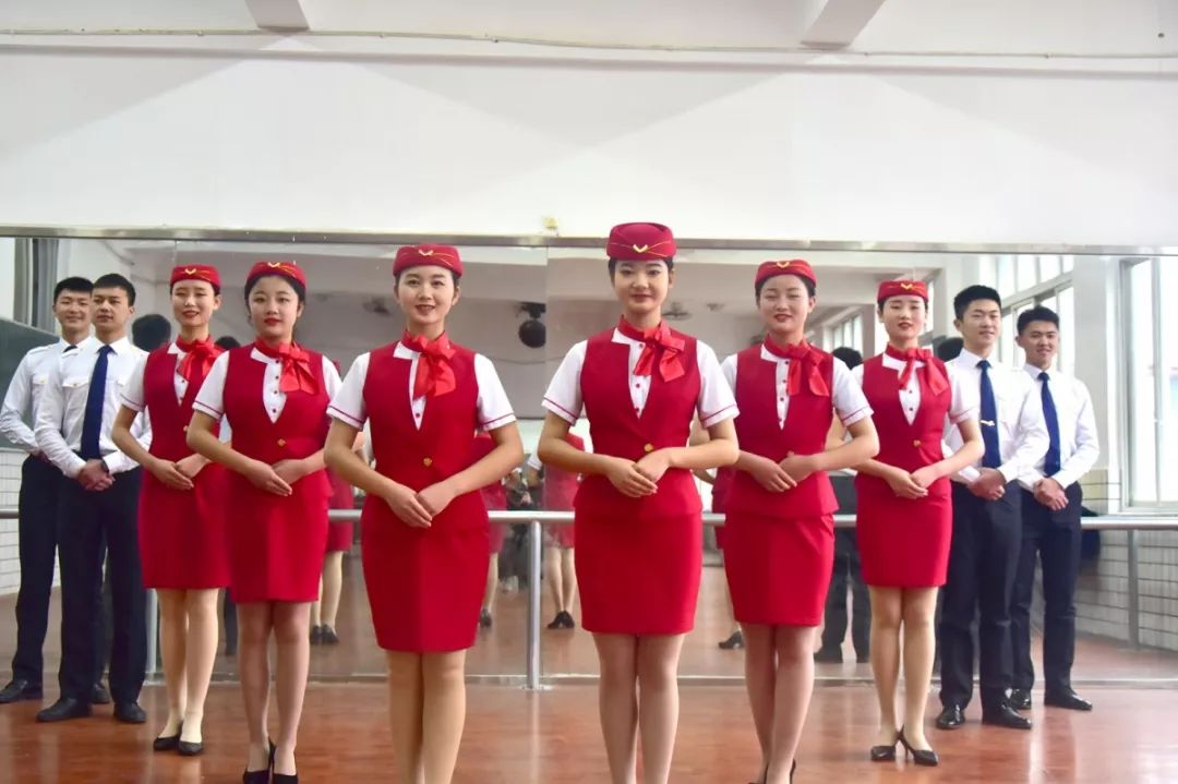 我校旅游管理系高铁实训基地正式投入使用