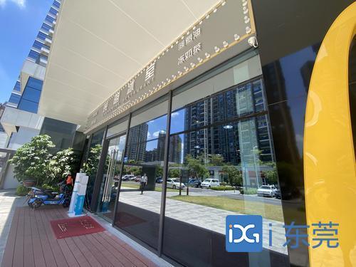 天安数码城附近两家热门餐厅未公示食品安全等级，酒店管理引发关注